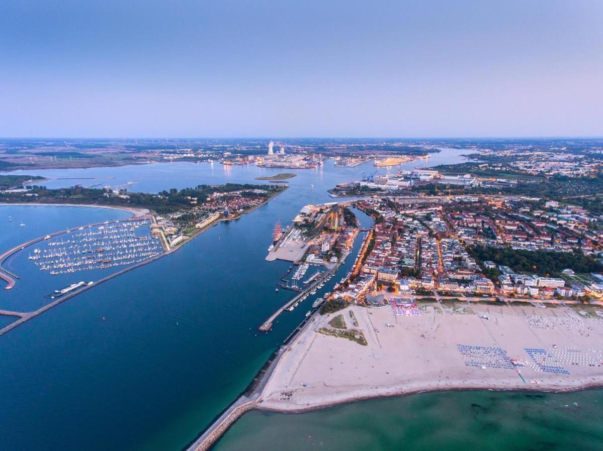 Berringer, Scholle, Direkt An Der Promenade Apartment Rostock Bagian luar foto
