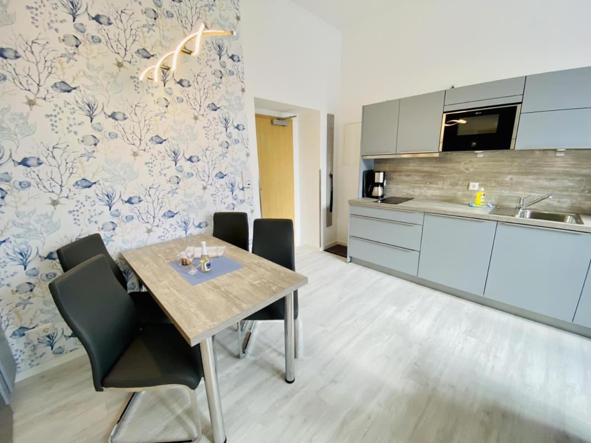Berringer, Scholle, Direkt An Der Promenade Apartment Rostock Bagian luar foto