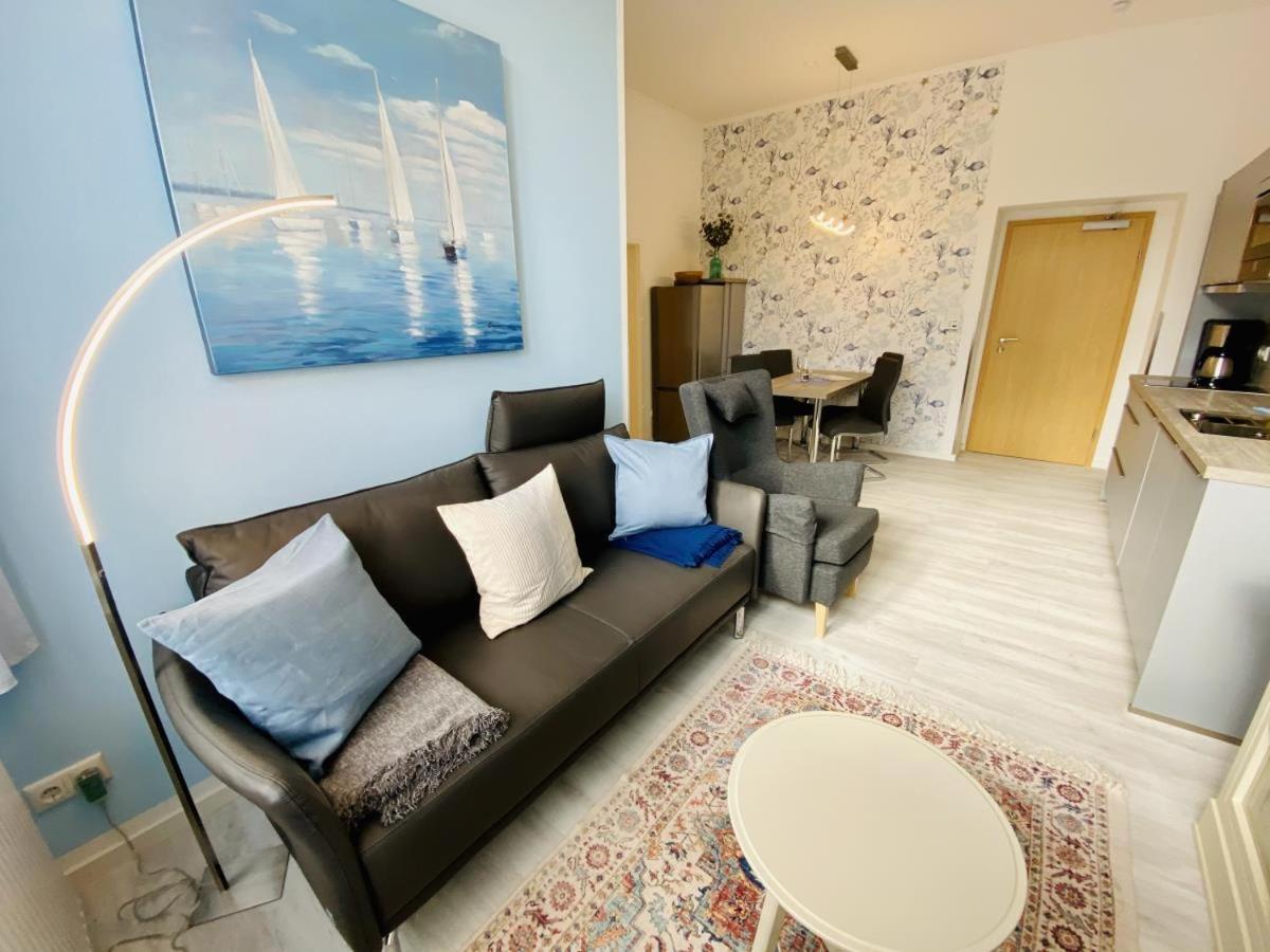 Berringer, Scholle, Direkt An Der Promenade Apartment Rostock Bagian luar foto